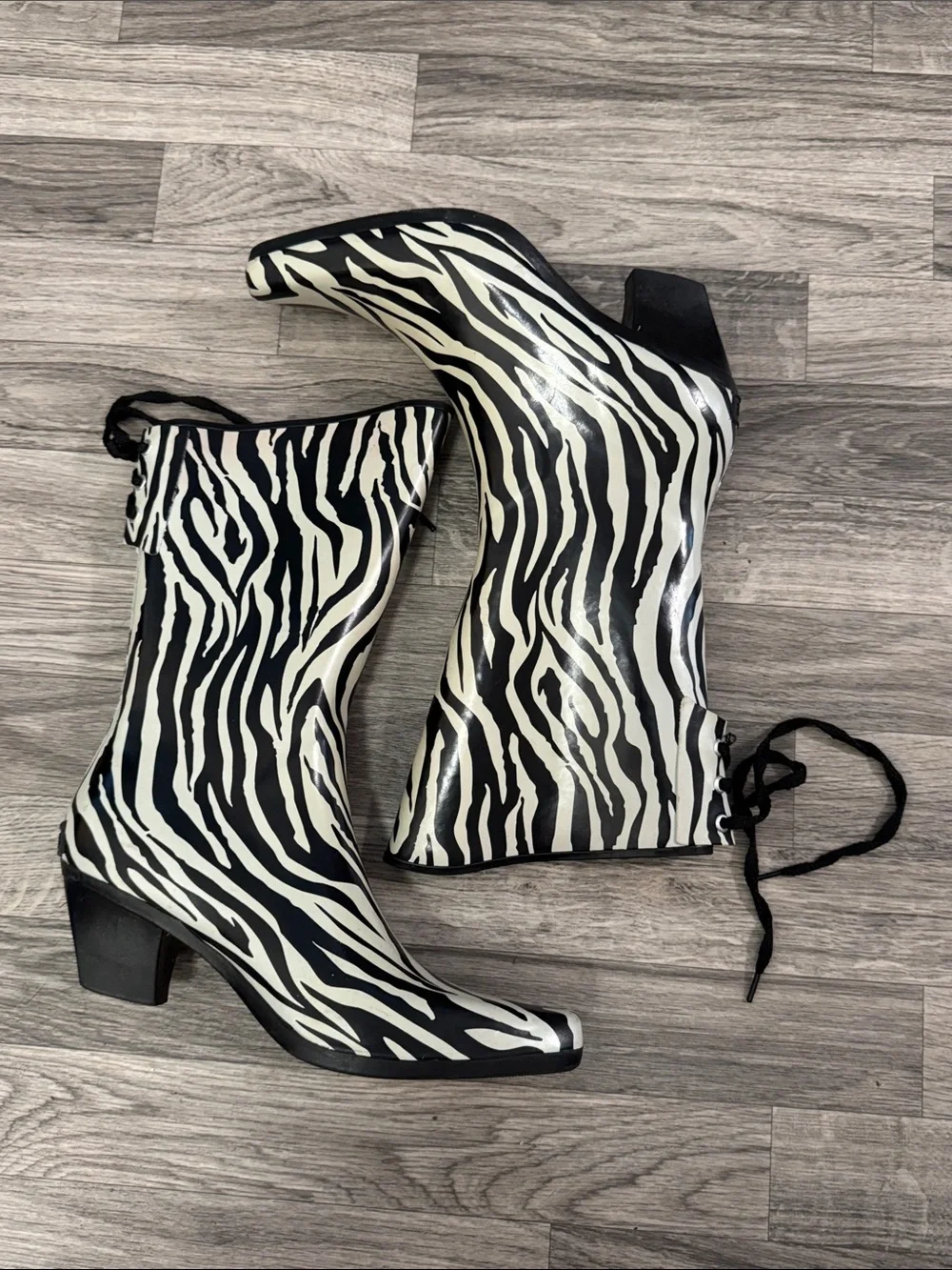 Corkys zebra print heeled rain boots women’s sz 9